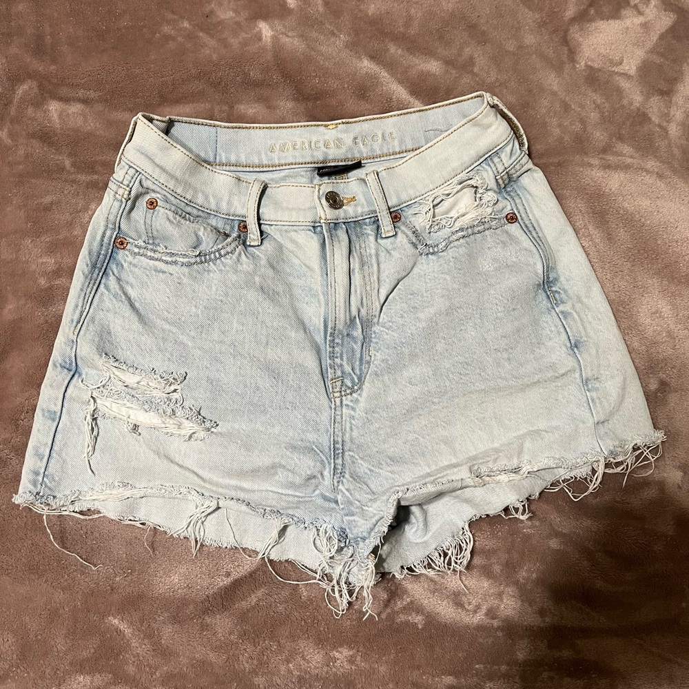 Size 0 American eagle shorts.
